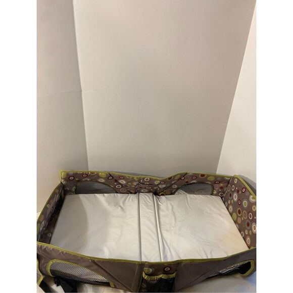 Summer Infant travel changing pad item #70790 - Picture 1 of 6